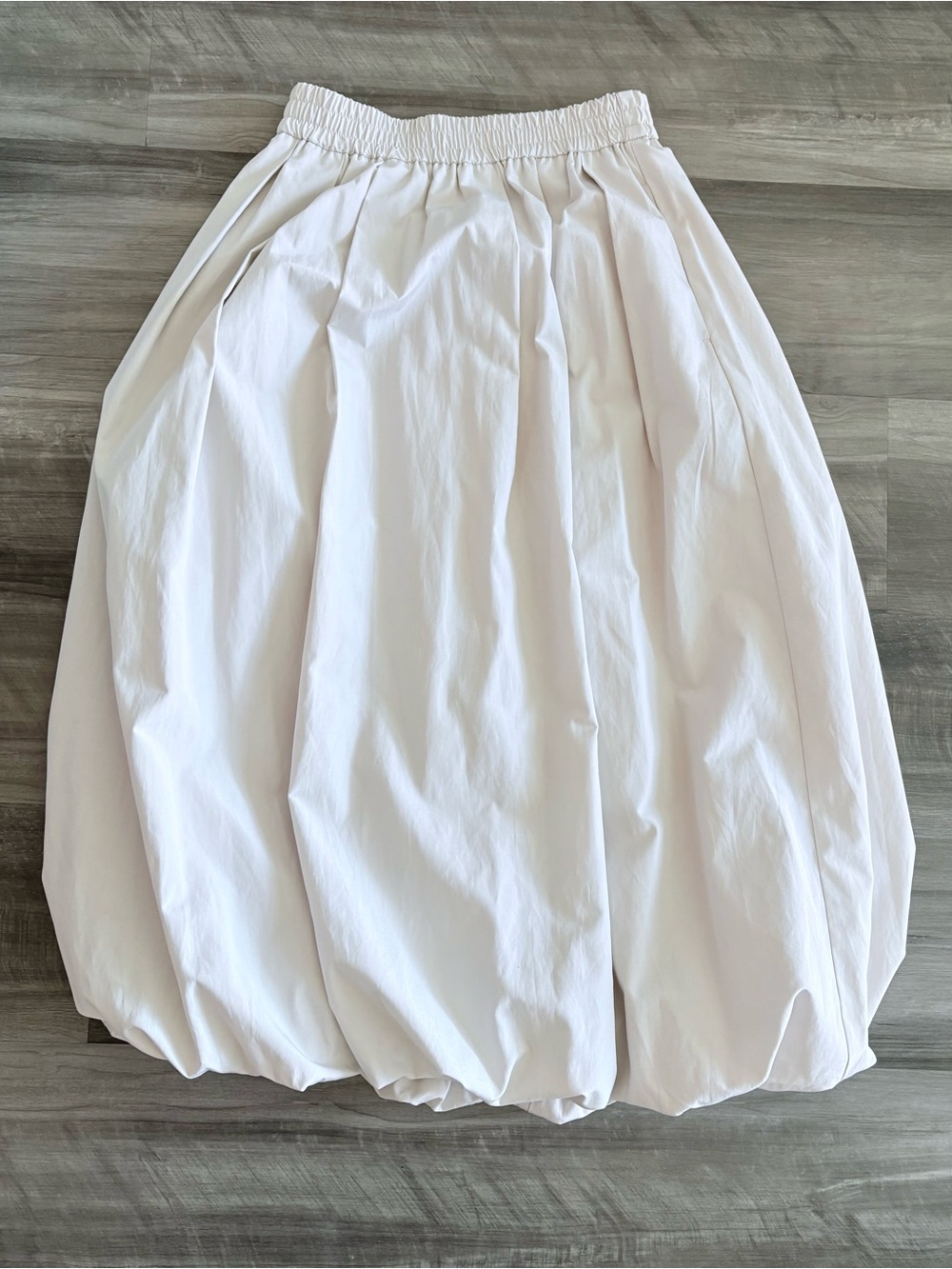 GU - Natural White Bubble Hem Midi Skirt - S